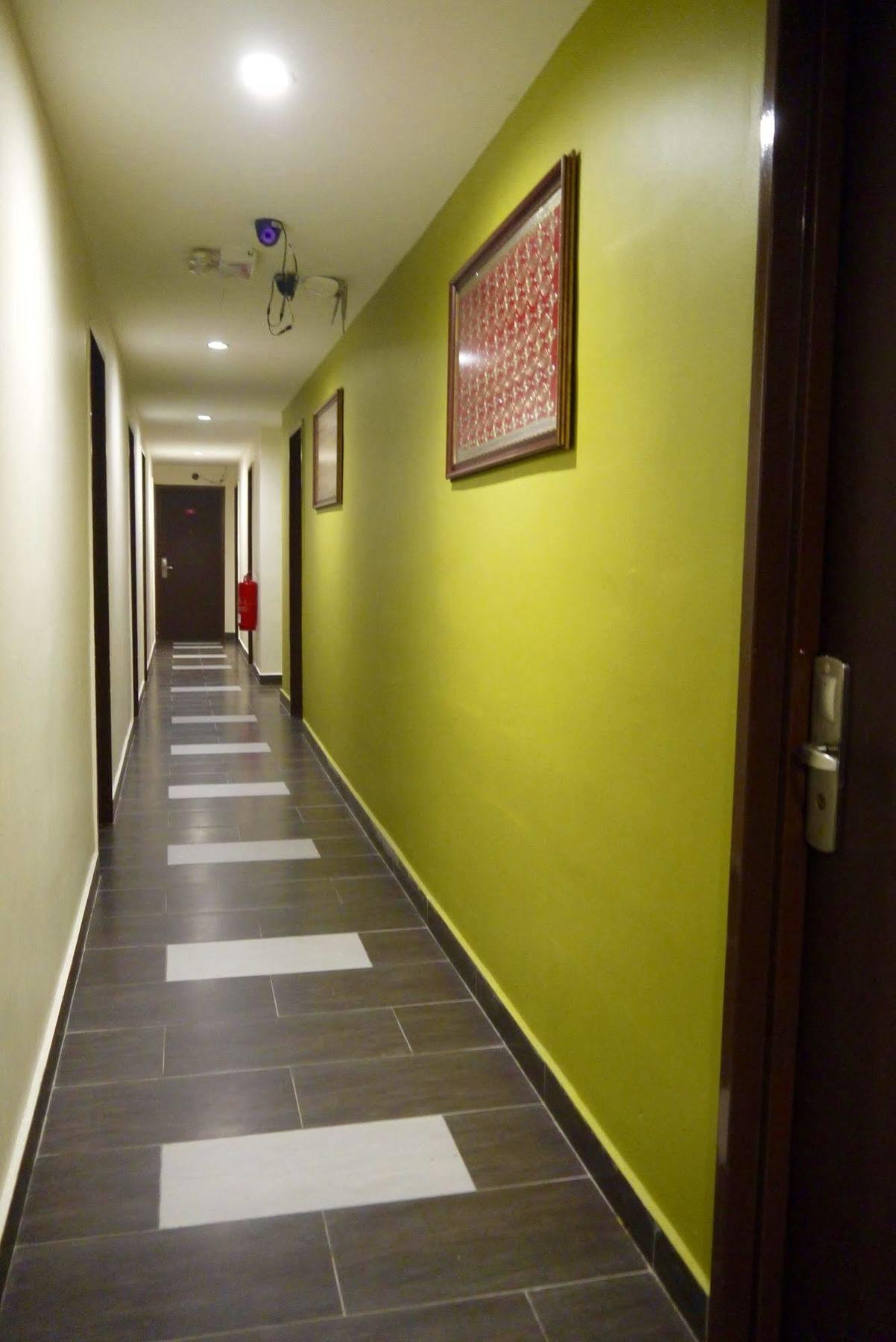 33 Star Hotel By The Awinka Group Of Management 吉隆坡 外观 照片