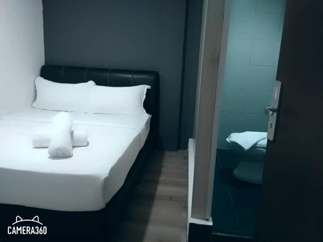 33 Star Hotel By The Awinka Group Of Management 吉隆坡 外观 照片